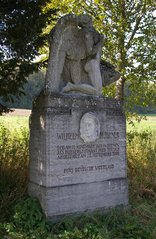 Hilzingen-Duchlingen, Denkmal eines verunglückten Fliegers.